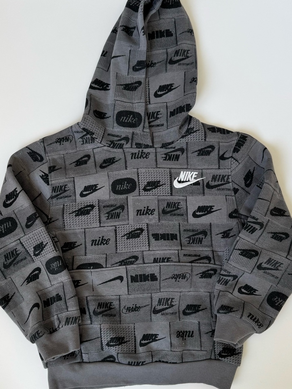 Nike Grey and Black Logo-Print Pullover Hoodie